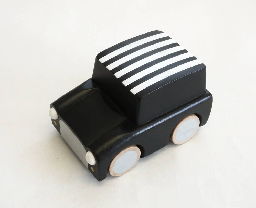 Stripe Black: Kuruma Wind-up Car